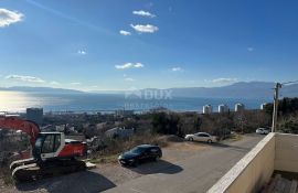 RIJEKA, KOZALA, samostojeća kuća s bazenom i panoramskim pogledom na more, Rijeka, Дом