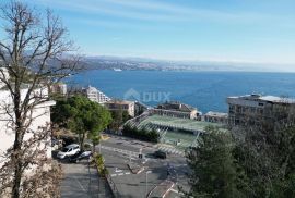 OPATIJA- stan 102m2 DB+3S s panoramskim pogledom na more + okućnica, Opatija, Appartamento