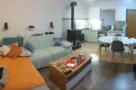 KRALJEVICA - ADAPTIRANI STAN U PRIZEMLJU S OKUĆNICOM, Kraljevica, Appartment