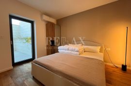 Crikvenica -  Stan s bazenom u urbanoj vili, Crikvenica, Apartamento