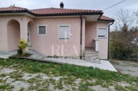 Prodaja samostojeće kuće u Viškovu  P+1  180 m2, Viškovo, بيت