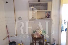 Prodaja stana za adaptaciju u vili na Krimeji 3S+DB 87 m2, Rijeka, Appartement