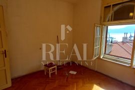 Prodaja stana za adaptaciju u vili na Krimeji 3S+DB 87 m2, Rijeka, Wohnung