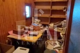 Prodaja stana za adaptaciju u vili na Krimeji 3S+DB 87 m2, Rijeka, Flat