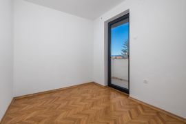 Prodaja stana u Malinskoj 3S+DB   88 M2 200 metara od mora, Malinska-Dubašnica, Appartement