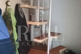 Prodaja kuće u Krivom putu P+VP  70 m2, Senj, Maison