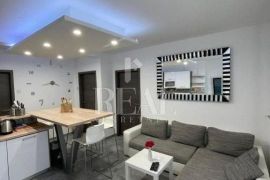 Prodaja adaptiranog stana na Rastočinama 2S+DB  50 M2, Rijeka, Apartamento