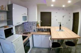 Prodaja adaptiranog stana na Rastočinama 2S+DB  50 M2, Rijeka, Daire