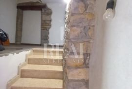 Prodaja adaptirane kamene kuće kraj Grožnjana P+1+VP  165 M2, Oprtalj, House