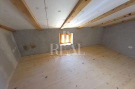 Prodaja adaptirane kamene kuće kraj Grožnjana P+1+VP  165 M2, Oprtalj, House