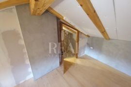 Prodaja adaptirane kamene kuće kraj Grožnjana P+1+VP  165 M2, Oprtalj, House