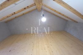 Prodaja adaptirane kamene kuće kraj Grožnjana P+1+VP  165 M2, Oprtalj, House