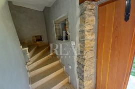 Prodaja adaptirane kamene kuće kraj Grožnjana P+1+VP  165 M2, Oprtalj, House