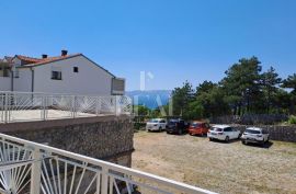 Prodaja stana s okućnicom u Klenovici 2S+DB  60 M2, Novi Vinodolski, Wohnung