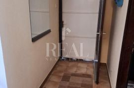 Prodaja stana s okućnicom u Klenovici 2S+DB  60 M2, Novi Vinodolski, Appartment