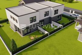 Dugo Selo, kuća u nizu NKP 116,45 m2, House