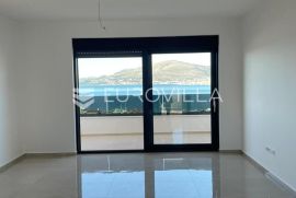 Okrug, dvosoban penhouse u novogradnji s pripadajućom terasom od 62m2, Okrug, Διαμέρισμα