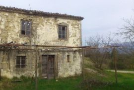 Imanje sa kućom i dvije starine, Boljun, Istra, Lupoglav, House