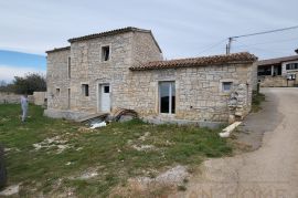 Periferna lokacija prekrasne istarske kamene kuće u malom selu sa pogledom na more, Sveti Lovreč, Casa