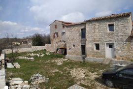 Periferna lokacija prekrasne istarske kamene kuće u malom selu sa pogledom na more, Sveti Lovreč, Σπίτι