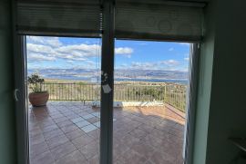 Vrijedna nekretnina na lijepoj poziciji i panoramskim pogledom na more i planine!, Dobrinj, Kuća