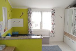 Lijepa obiteljska kuća na prodaju, Pula, Istra, Pula, Σπίτι
