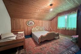 Kuća (210m2) sa dvije parcele (2100m2), Kijevo, Trnovo, Ev