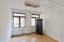 Višenamjenski poslovni prostor 180m2 u srcu Sarajeva, Sarajevo Centar, Commercial property