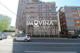 Višenamjenski poslovni prostor na tri etaže Kovačići, Novo Sarajevo, Propriété commerciale