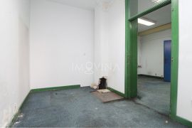 Višenamjenski poslovni prostor za najam 272m2,Dolac Malta, Novo Sarajevo, Commercial property