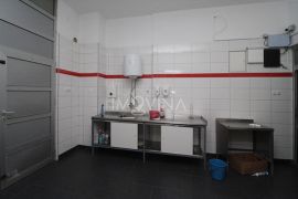 Poslovni prostor za najam 80 m2 Alipašino polje, Sarajevo Novi Grad, Commercial property