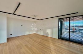 LUKSUZNI PENTHOUSE s panoramskim pogledom, Tar-Vabriga, Appartment