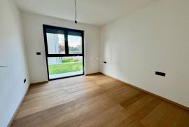 Moderni dvosobni stan s privatnim parkingom (S2), Tar-Vabriga, Appartment