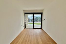 Moderni dvosobni stan s privatnim parkingom (S1), Tar-Vabriga, Apartamento