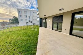 Moderni dvosobni stan s privatnim parkingom (S1), Tar-Vabriga, Appartement