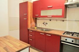 RIJEKA, GORNJA VEŽICA - stan sa potencijalom 45m², Rijeka, Apartamento