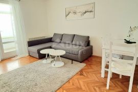 RIJEKA, GORNJA VEŽICA - stan sa potencijalom 45m², Rijeka, Flat