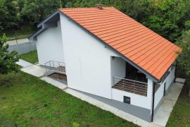 Prodajem novoizgradjenu kucu 5.5km od centra Kragujevca, Kragujevac - grad, House