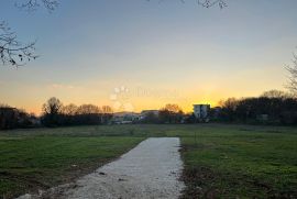 Građevinsko zemljište Medulin - odlična pozicija u mirnom djelu naselja, Medulin, Land