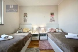 Makarska, u potpunosti namješten trosoban stan sa pogledom, 90 m2, Makarska, Appartamento