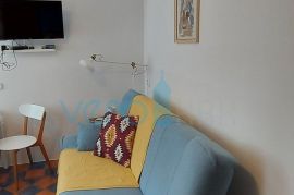 Malinska, okolica, apartman 28 m2 u prizemlju sa natkrivenim balkonom i pogledom na more, Malinska-Dubašnica, Διαμέρισμα