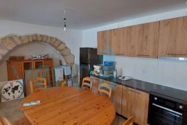 Otok Krk, Dobrinj, okolica, renovirana kamena kuća s bazenom, Dobrinj, House