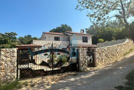 Uvala Soline, okolica, Moderna kamena vila sa bazenom, 200 m2, prodaja, Dobrinj, Haus