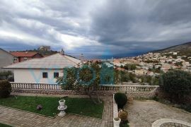 Senj, samostojeća kuća sa dva stana, pogled na more, prodaja, Senj, House