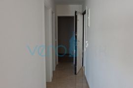 Otok Krk, Njivice, novi stan 33 m2 s pogledom na more i okućnicom, prodaja, Krk, Apartamento