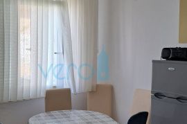 Uvala Soline, otok Krk, dvoetažni stan 89 m2 sa pogledom na more i okućnicom, Dobrinj, Appartment