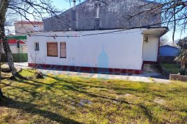 Jadranovo, okolica Crikvenice - dvojna kuća 270m do mora, prodaja, Crikvenica, Casa