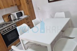 Crikvenica, centar - samostojeća renovirana kuća, 50 m od mora, prodaja, Crikvenica, Casa