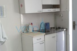 Crikvenica, centar - samostojeća renovirana kuća, 50 m od mora, prodaja, Crikvenica, بيت