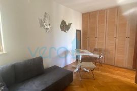 Malinska, stan u prizemlju sa terasom, 280m do mora, Malinska-Dubašnica, Appartement